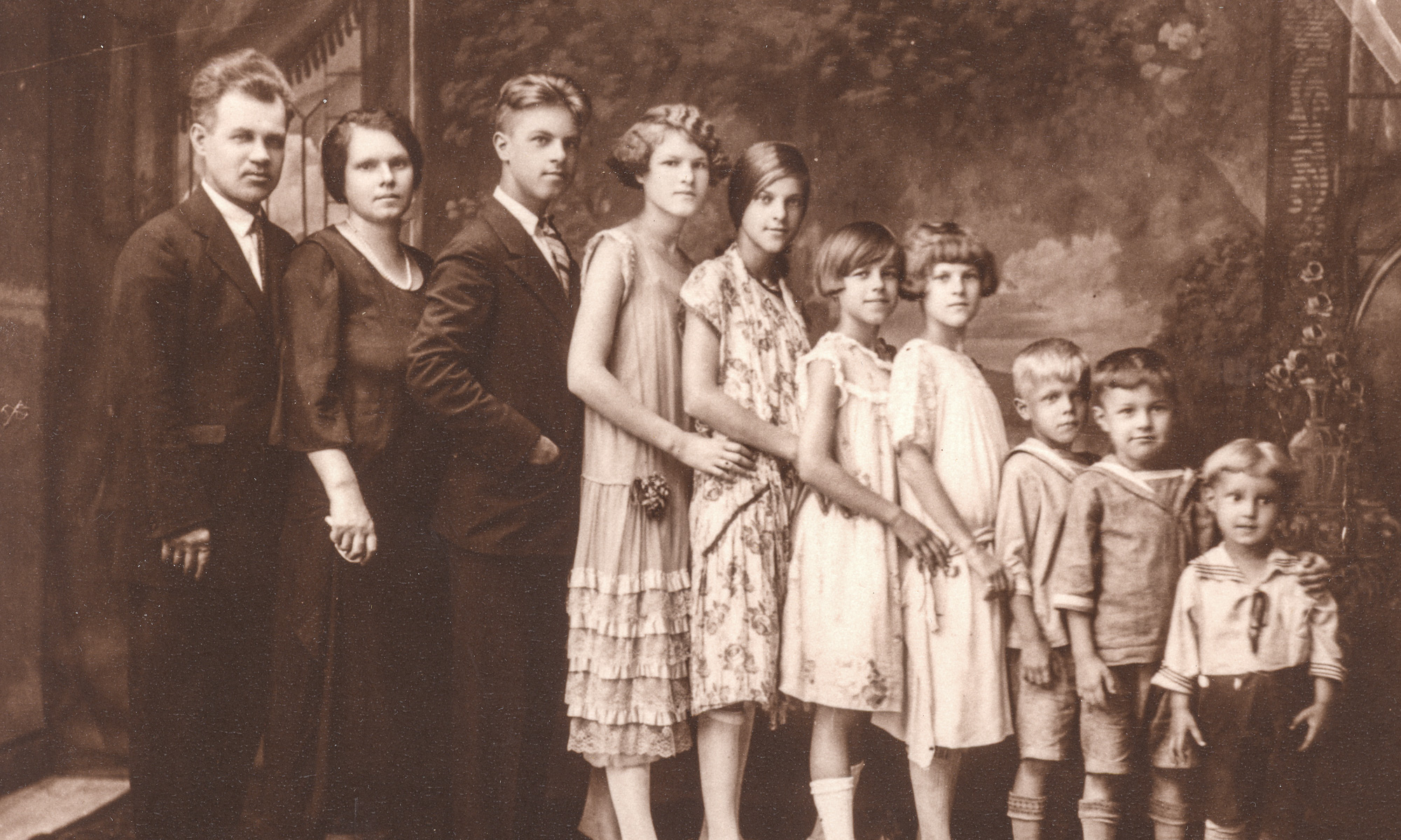 Poltrack Family portrait taken in the early 1920s in Stamford, CT